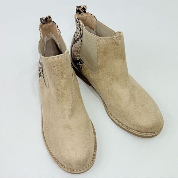 Seven Dials MARISAH Tan Faux Suede Snake Print Back Elastic Pull On Ankle Boots - Picture 2 of 14